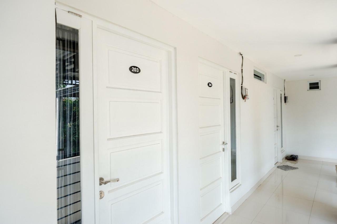 Reddoorz Plus Syariah Near Stasiun Tegal 2 Exterior photo